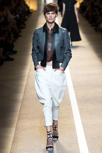 Look 13